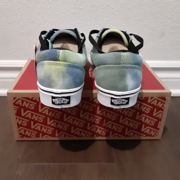 Vans - Picture 5 of 5